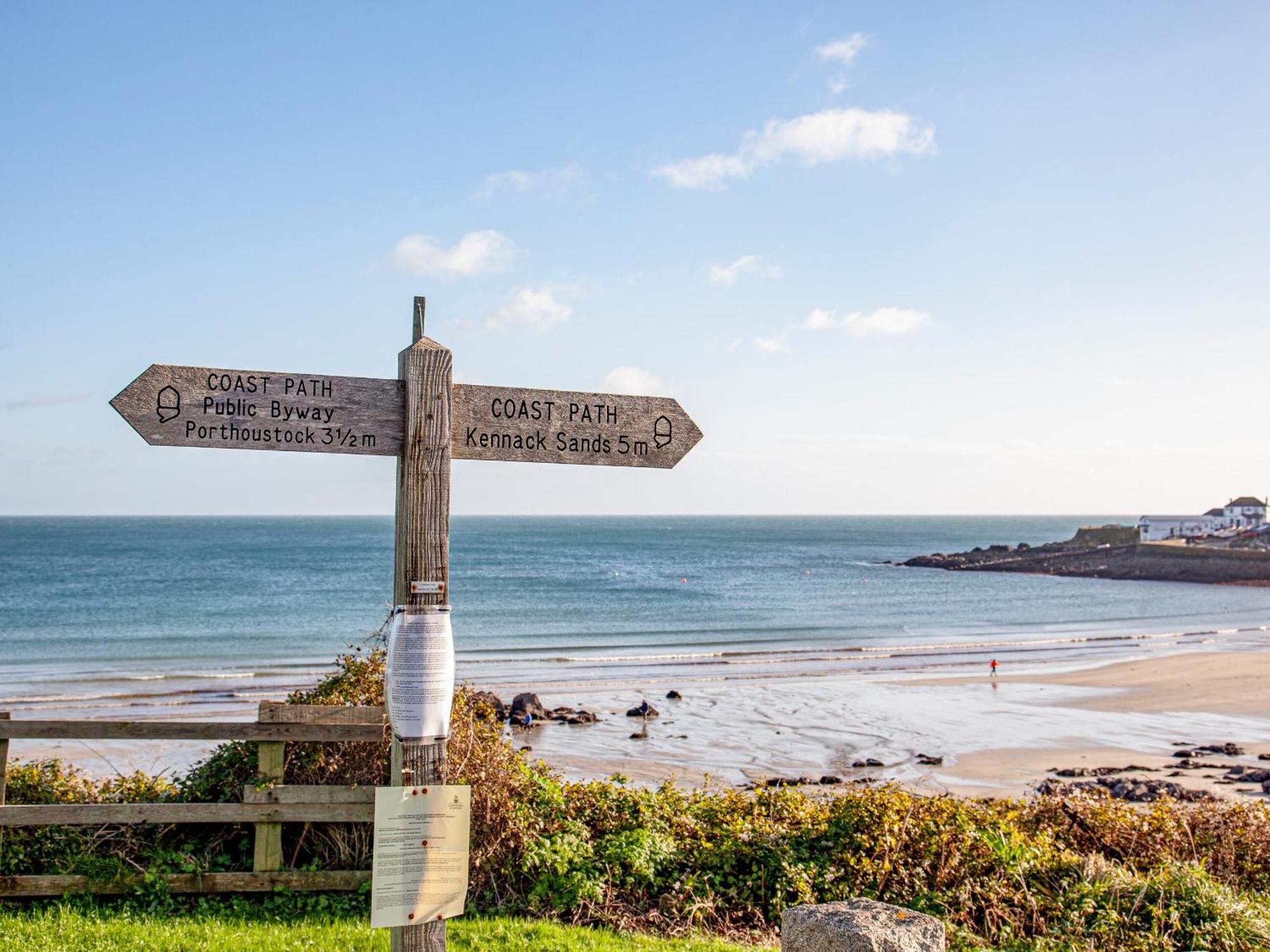 Headland Cottages Coverack Exterior photo